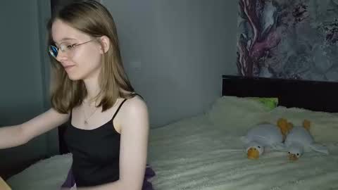 Snapshot of lowress chatting on 03-07-25, 01:18 Karmell online show from 03-07-25, 01:18