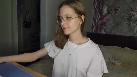 Snapshot of lowress chatting on 03-10-25, 02:26 Karmell online show from 03-10-25, 02:26