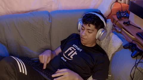 Snapshot of lpysami chatting on 10-24-25, 11:45 lpysami online show from 10-24-25, 11:45