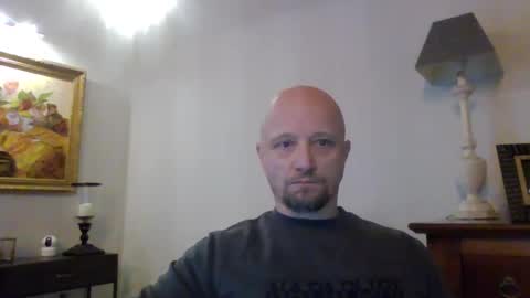 Snapshot of lrda49 chatting on 01-27-25, 08:40 Espigle online show from 01-27-25, 08:40