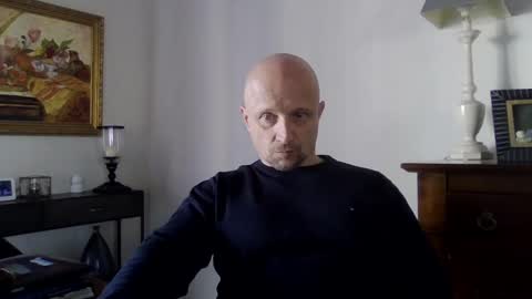 Snapshot of lrda49 chatting on 02-03-25, 12:14 Espigle online show from 02-03-25, 12:14