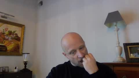 Snapshot of lrda49 chatting on 02-06-25, 08:18 Espigle online show from 02-06-25, 08:18