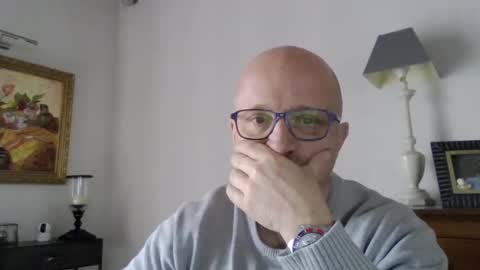 Snapshot of lrda49 chatting on 02-13-25, 02:09 Espigle online show from 02-13-25, 02:09