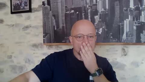 Espigle online show from 04-22-26, 07:55