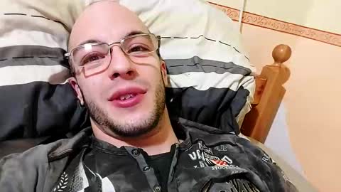 Snapshot of lshot_d chatting on 12-21-24, 06:41 Lshot D online show from 12-21-24, 06:41