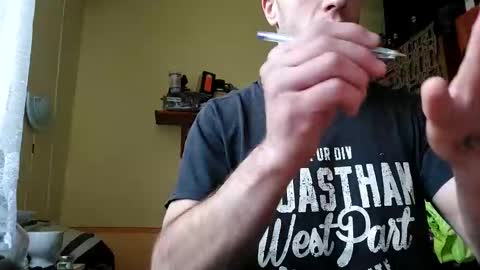 Snapshot of lshot_d chatting on 12-22-24, 01:00 Lshot D online show from 12-22-24, 01:00