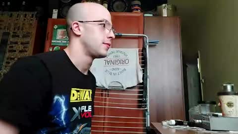 Snapshot of lshot_d chatting on 01-17-25, 09:39 Lshot D online show from 01-17-25, 09:39