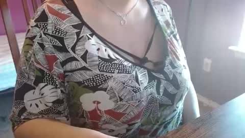 Snapshot of ltkinkygirl75 chatting on 11-14-25, 02:27 ltkinkygirl75 online show from 11-14-25, 02:27