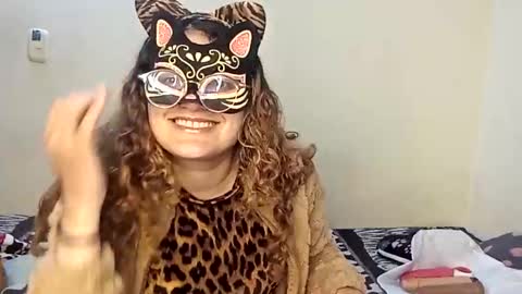 Snapshot of luana363 chatting on 11-20-25, 02:01 luana363 online show from 11-20-25, 02:01