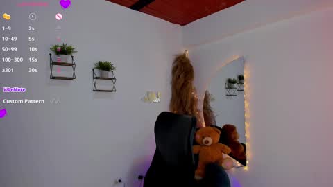 Luana online show from 01-18-25, 12:04