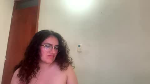 Snapshot of luanapowerful chatting on 07-21-26, 03:09 luanapowerful online show from 07-21-26, 03:09