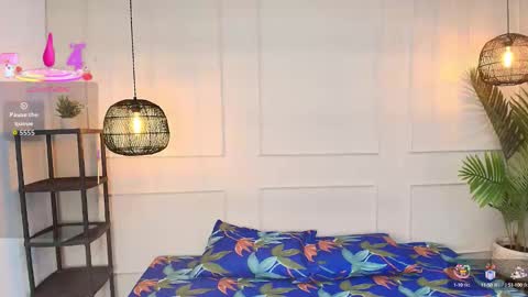 lUAN online show from 10-12-25, 08:08