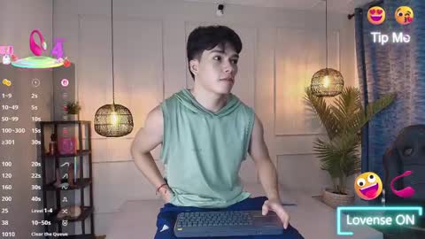 lUAN online show from 04-09-26, 11:37