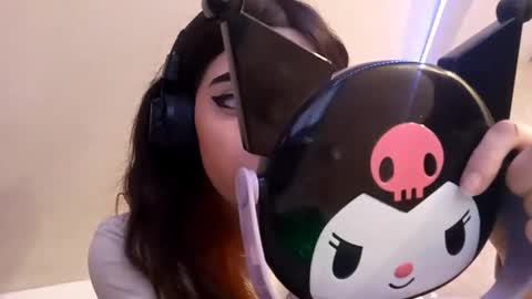 Snapshot of luannmaixner chatting on 12-14-25, 04:07 luannmaixner online show from 12-14-25, 04:07