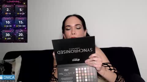 Snapshot of luara_ chatting on 02-12-26, 02:01 luara_ online show from 02-12-26, 02:01