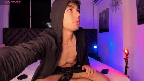 Snapshot of luca_ferrer_ chatting on 12-09-24, 03:07 Luca Ferrer online show from 12-09-24, 03:07