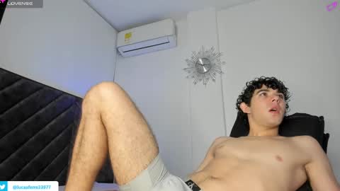 Snapshot of luca_ferrer_ chatting on 02-14-25, 04:26 Luca Ferrer online show from 02-14-25, 04:26