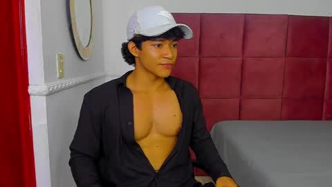 Snapshot of luca_mashle chatting on 06-10-26, 02:45 luca_mashle online show from 06-10-26, 02:45