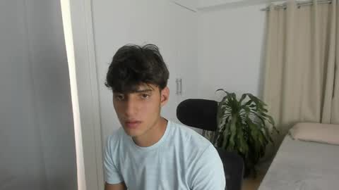 lucacosta19 online show from 05-06-26, 09:20