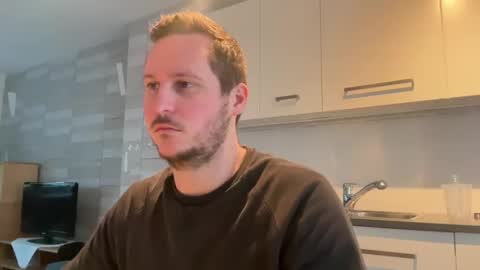 Snapshot of lucas1996_ chatting on 01-07-25, 02:41 Lucas online show from 01-07-25, 02:41