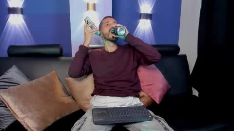 Snapshot of lucas4me chatting on 02-12-26, 03:56 Lucas online show from 02-12-26, 03:56