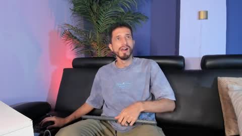 Lucas online show from 04-01-26, 04:13