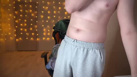 Lucas Gill online show from 01-10-25, 08:37