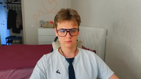 Snapshot of lucas_dany chatting on 03-23-26, 09:57 Lucas Gill online show from 03-23-26, 09:57