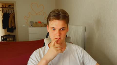 Snapshot of lucas_dany chatting on 03-26-26, 01:28 Lucas Gill online show from 03-26-26, 01:28