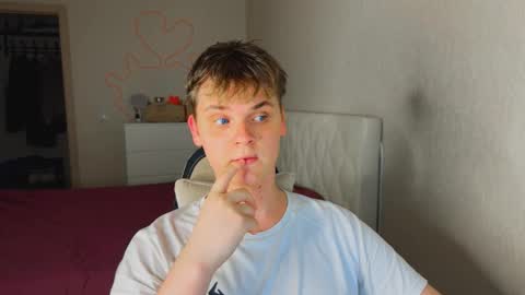 Snapshot of lucas_dany chatting on 03-27-26, 02:39 Lucas Gill online show from 03-27-26, 02:39