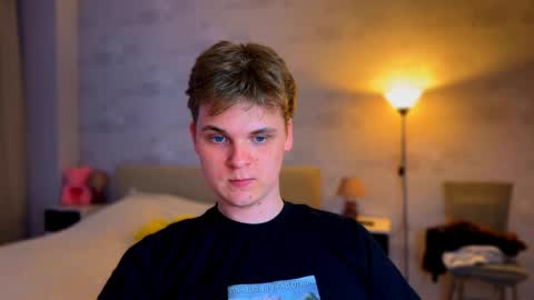 Snapshot of lucas_dany chatting on 04-07-26, 02:28 Lucas Gill online show from 04-07-26, 02:28