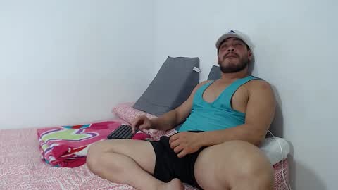 Snapshot of lucas_montesori chatting on 03-01-25, 03:32 Lucas Montesori online show from 03-01-25, 03:32