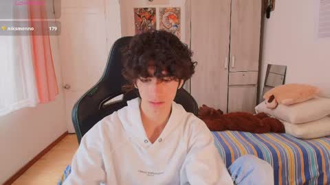 lucas_xo online show from 04-10-26, 06:45