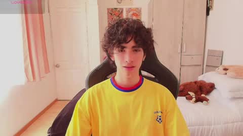 Snapshot of lucas_xo chatting on 05-08-26, 04:12 lucas_xo online show from 05-08-26, 04:12