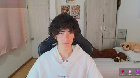 Snapshot of lucas_xo chatting on 05-22-26, 05:47 lucas_xo online show from 05-22-26, 05:47