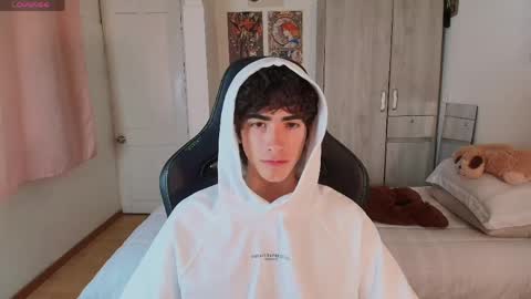 Snapshot of lucas_xo chatting on 05-26-26, 10:50 lucas_xo online show from 05-26-26, 10:50