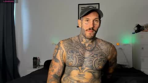 lucasexclusive online show from 10-31-25, 07:09