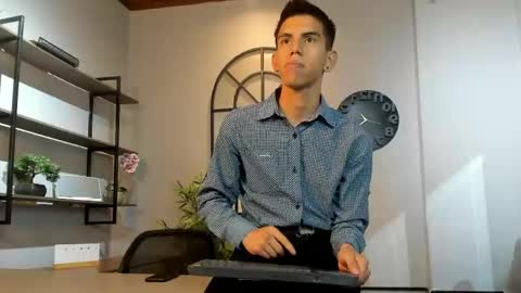 Snapshot of lucca_moreti chatting on 05-24-26, 03:33 Lucca Moreti online show from 05-24-26, 03:33