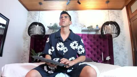Snapshot of lucca_moreti chatting on 05-26-26, 03:35 Lucca Moreti online show from 05-26-26, 03:35