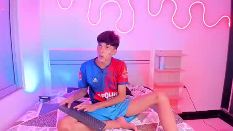 Luccas Ferreira online show from 10-21-25, 07:14