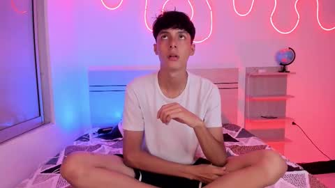 Luccas Ferreira online show from 10-25-25, 07:08