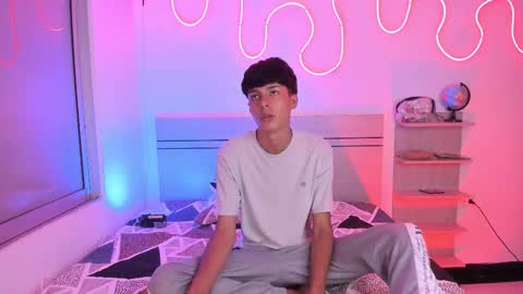 Luccas Ferreira online show from 10-27-25, 07:18