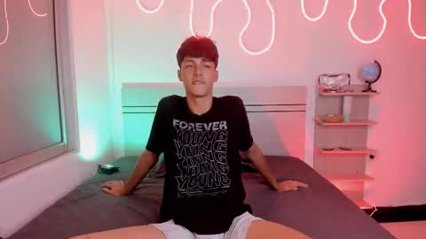 Luccas Ferreira online show from 11-12-25, 07:24