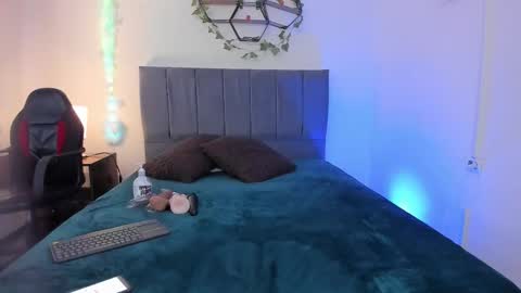 Lucero  online show from 02-10-26, 03:21