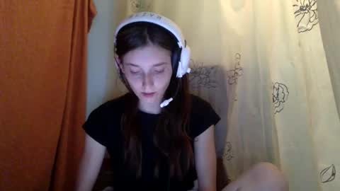 Luci Layne online show from 04-26-26, 07:11