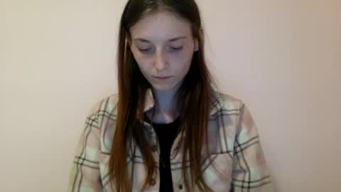Snapshot of luci_layne chatting on 06-20-26, 02:31 Luci Layne online show from 06-20-26, 02:31