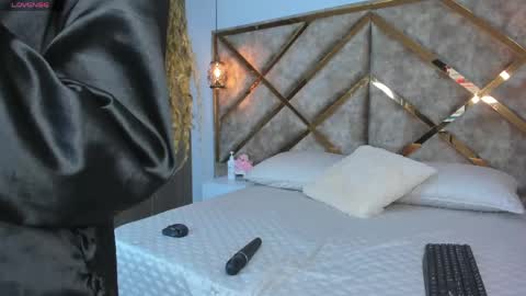 Snapshot of lucia_janne chatting on 05-26-26, 09:33 Lucla online show from 05-26-26, 09:33
