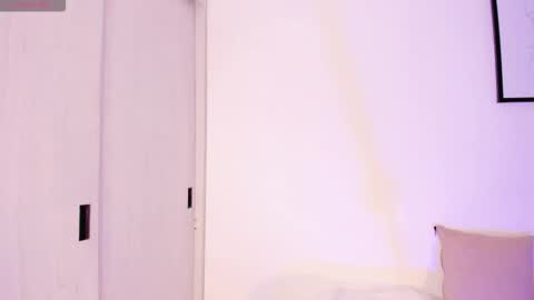 Lucia online show from 11-25-25, 11:38