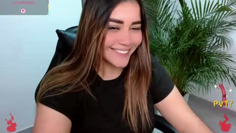 Snapshot of lucia_star_ chatting on 07-08-26, 02:16 lucia star online show from 07-08-26, 02:16