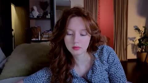 Snapshot of luciacoy chatting on 10-28-25, 06:21 Lucia online show from 10-28-25, 06:21